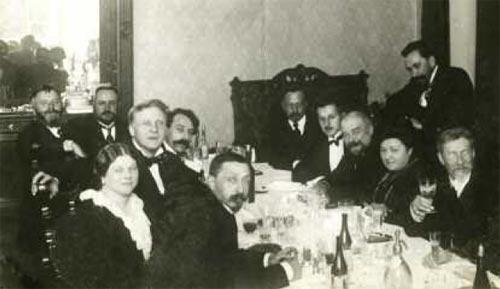 Празднование 70-летия И.Е. Репина. Среди гостей слева: Ф.И. Шаляпин, И.К. Крайтор, К.А. Коровин. 27 октября 1913ОР ГТГ